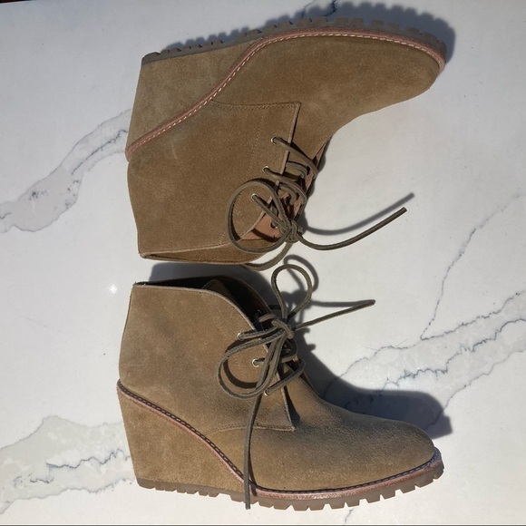 COACH Sz 8 Karson  Tan Suede Wedges Lace Up Booties - Picture 6 of 13